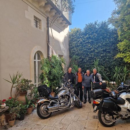 ホテル Palazzo Degli Antoci ラグーザ エクステリア 写真