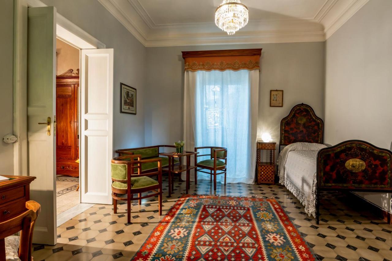 ホテル Palazzo Degli Antoci ラグーザ エクステリア 写真